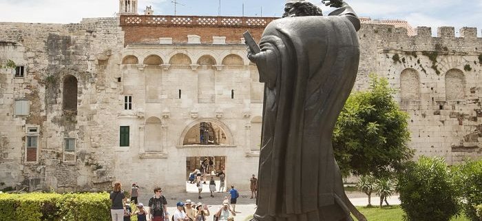 Cosa vedere a Spalato: Statua Gregorio di Nona